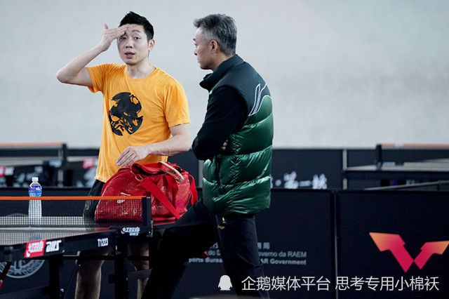 老杨头和谭氏躺在床上，睁着眼睛听。
